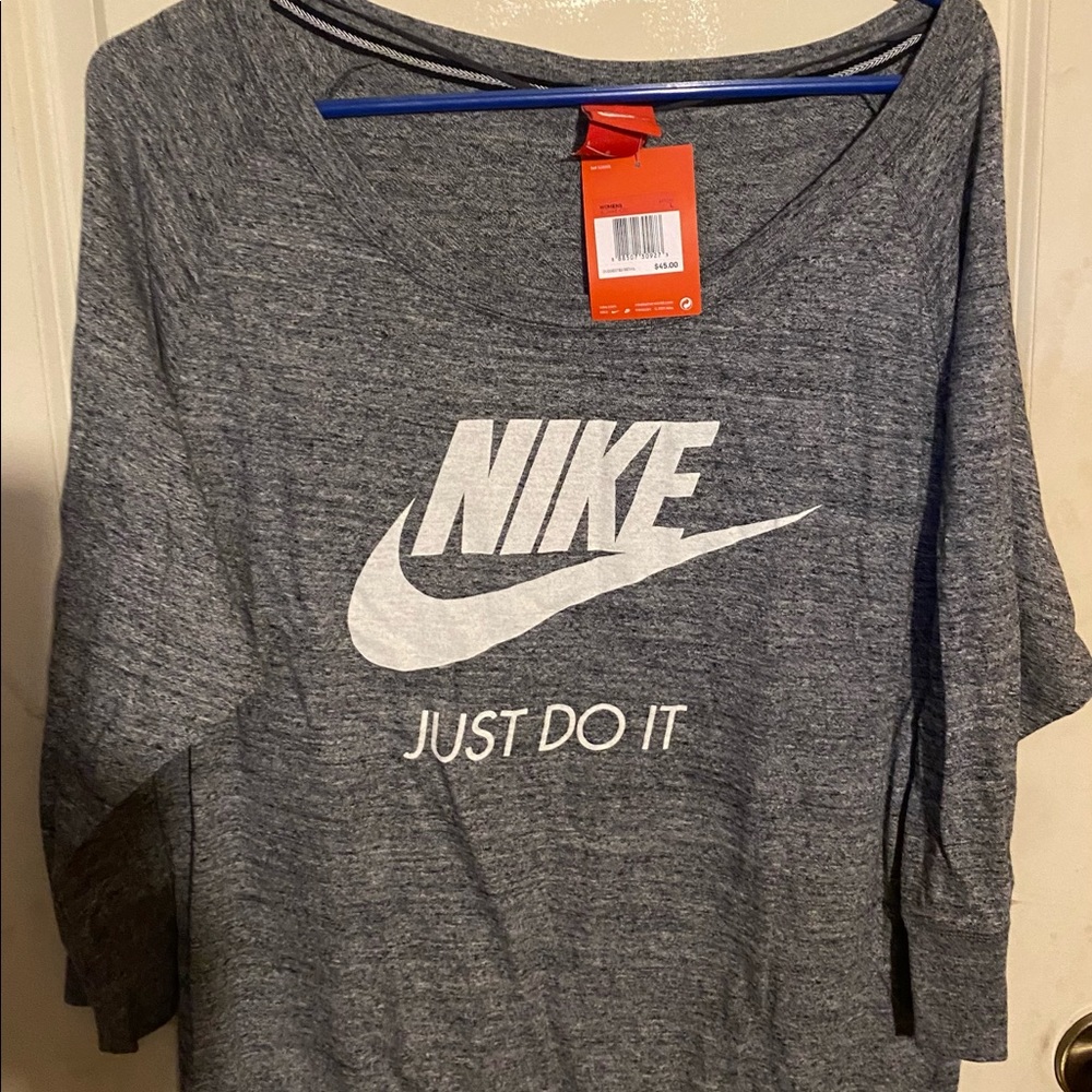 NWT Nike 3/4 sleeve top